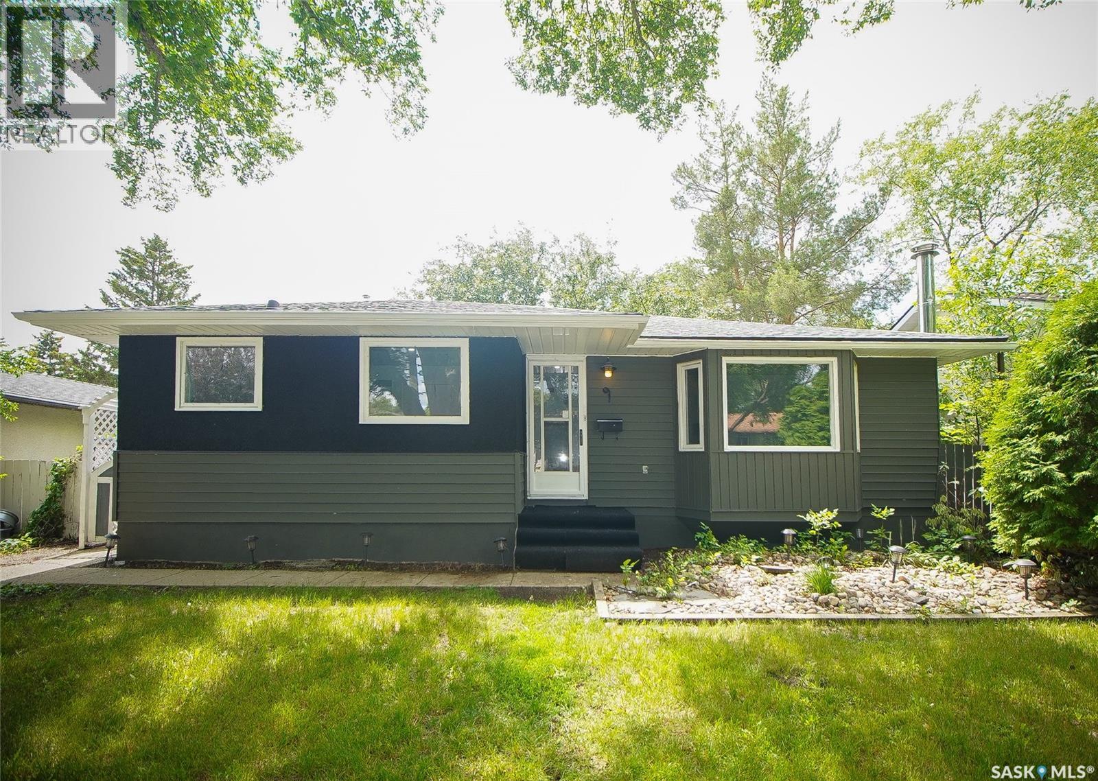 61 Bannister AVENUE, Regina, Saskatchewan