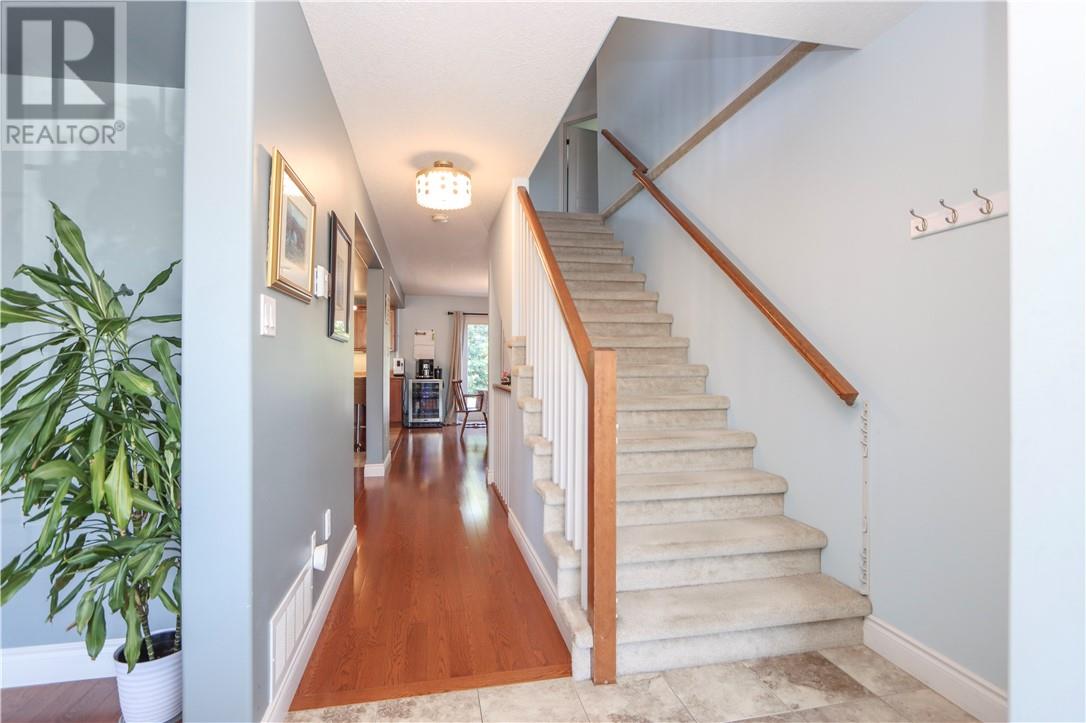 18 Silverberry, Lively, Ontario  P3Y 1R1 - Photo 3 - 2129048