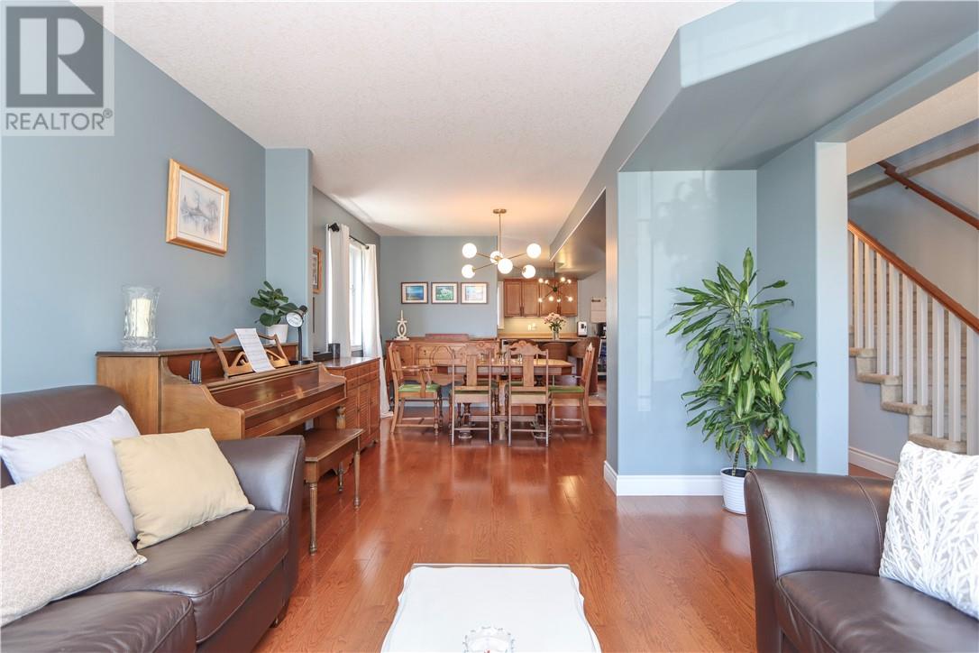 18 Silverberry, Lively, Ontario  P3Y 1R1 - Photo 7 - 2129048