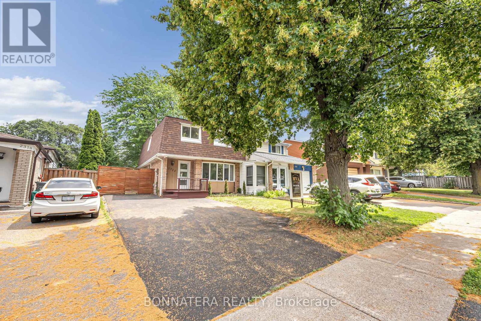 2322 Council Ring Road, Mississauga, Ontario  L5L 1C1 - Photo 2 - W13523322