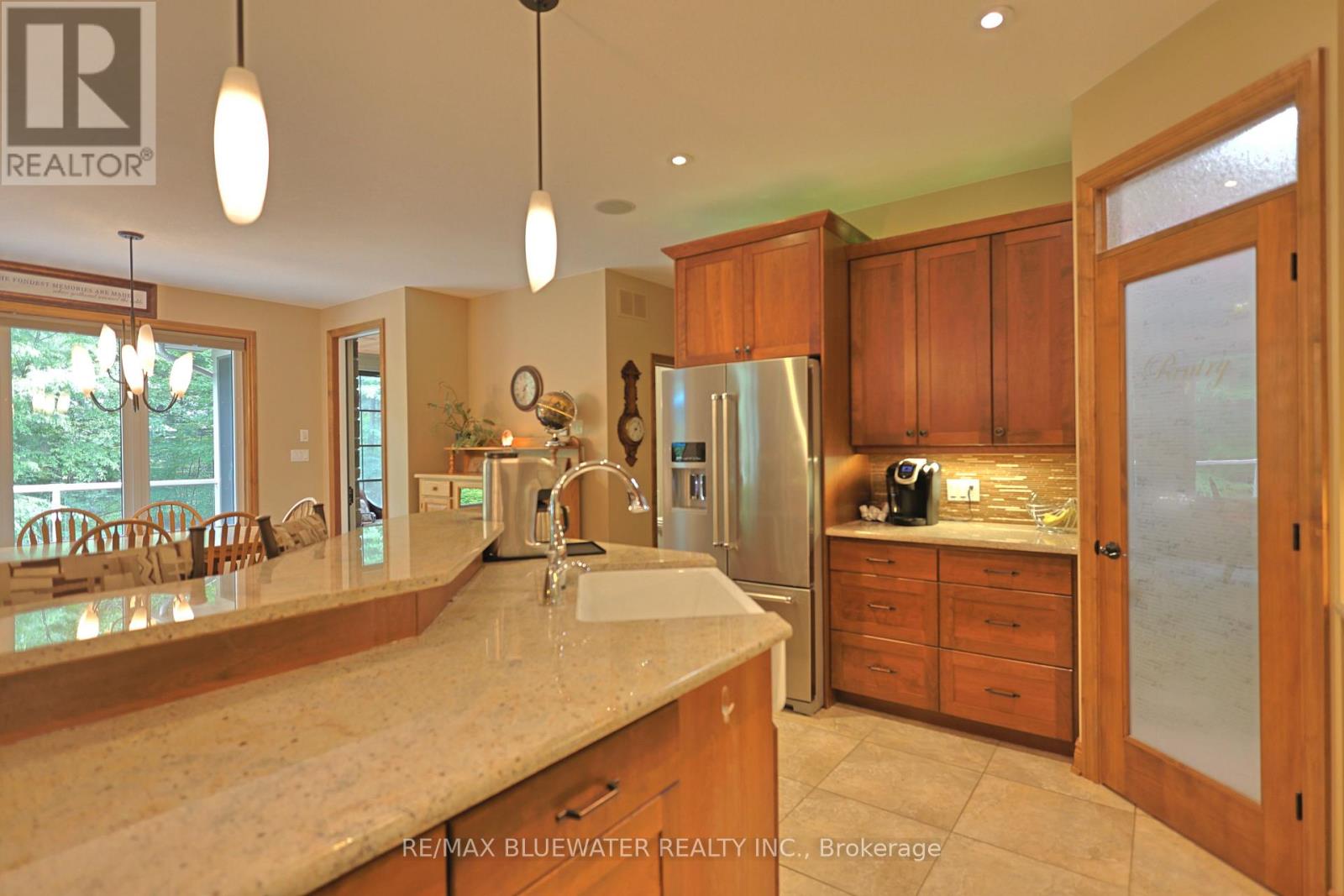 9956 Pinetree Crescent, Lambton Shores, Ontario  N0M 1T0 - Photo 20 - X13531928