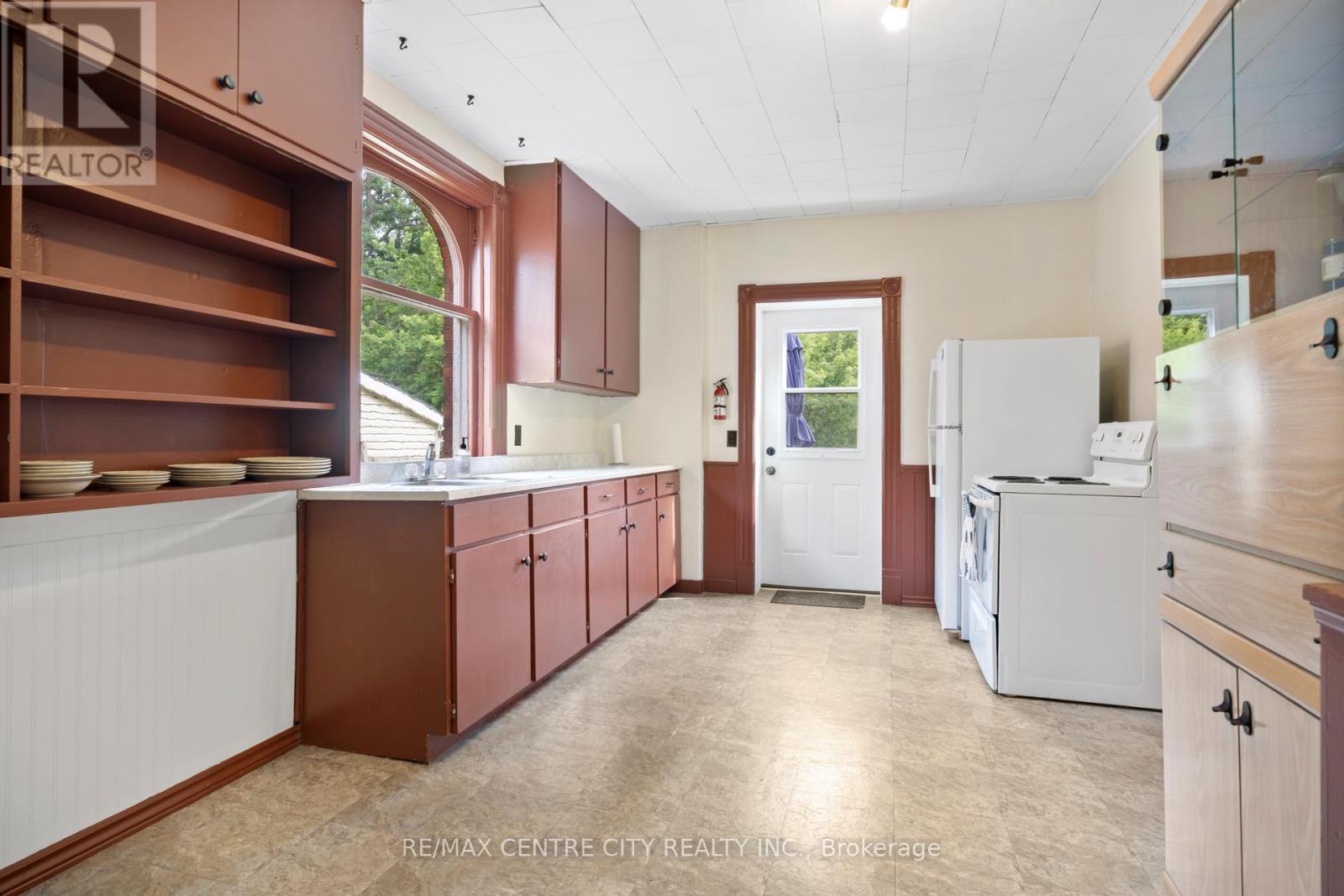 30 Owaissa Street, St. Thomas, Ontario  N5P 1T2 - Photo 9 - X13532264