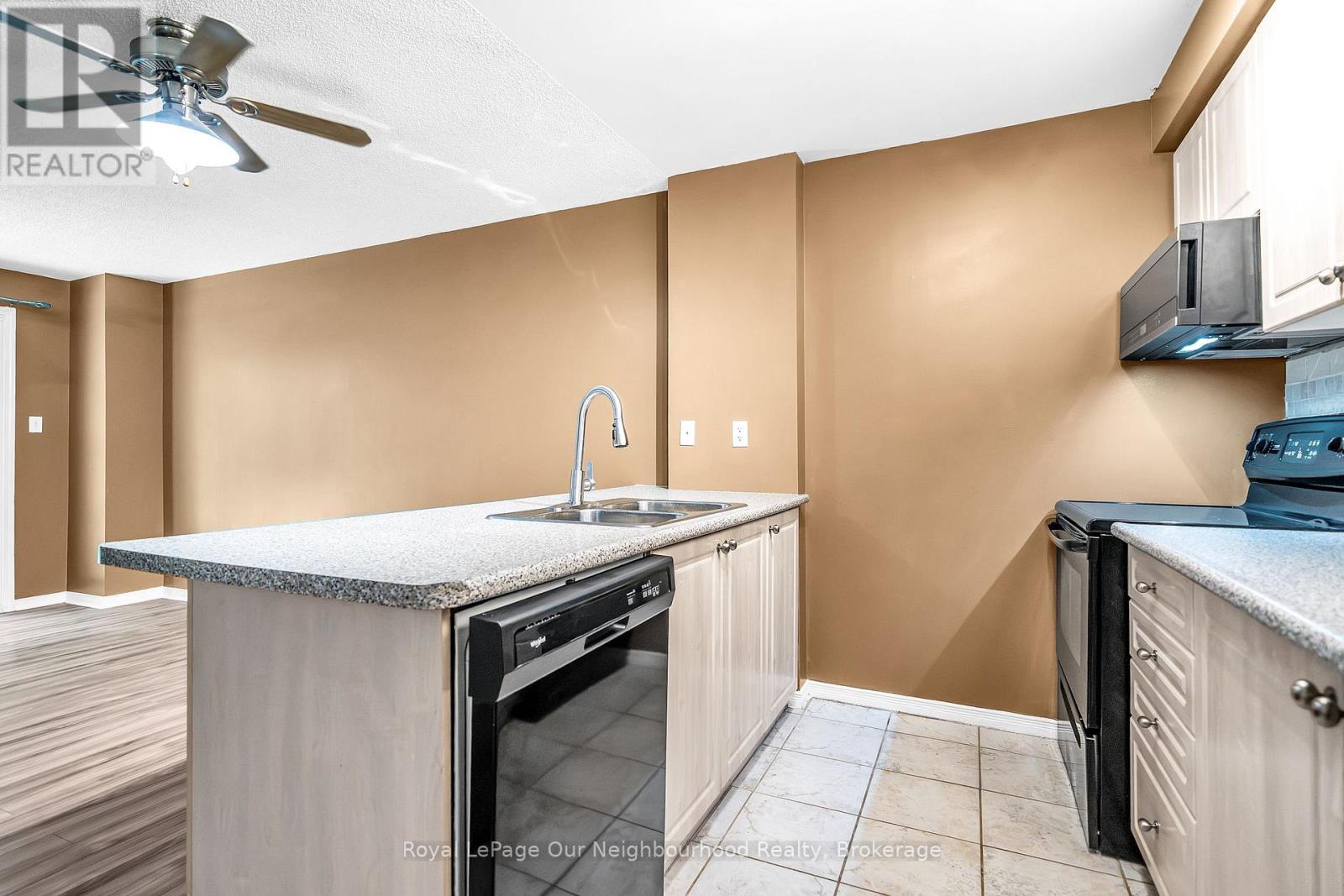 107 - 83 Aspen Springs Drive, Clarington, Ontario  L1C 5J7 - Photo 4 - E13531896