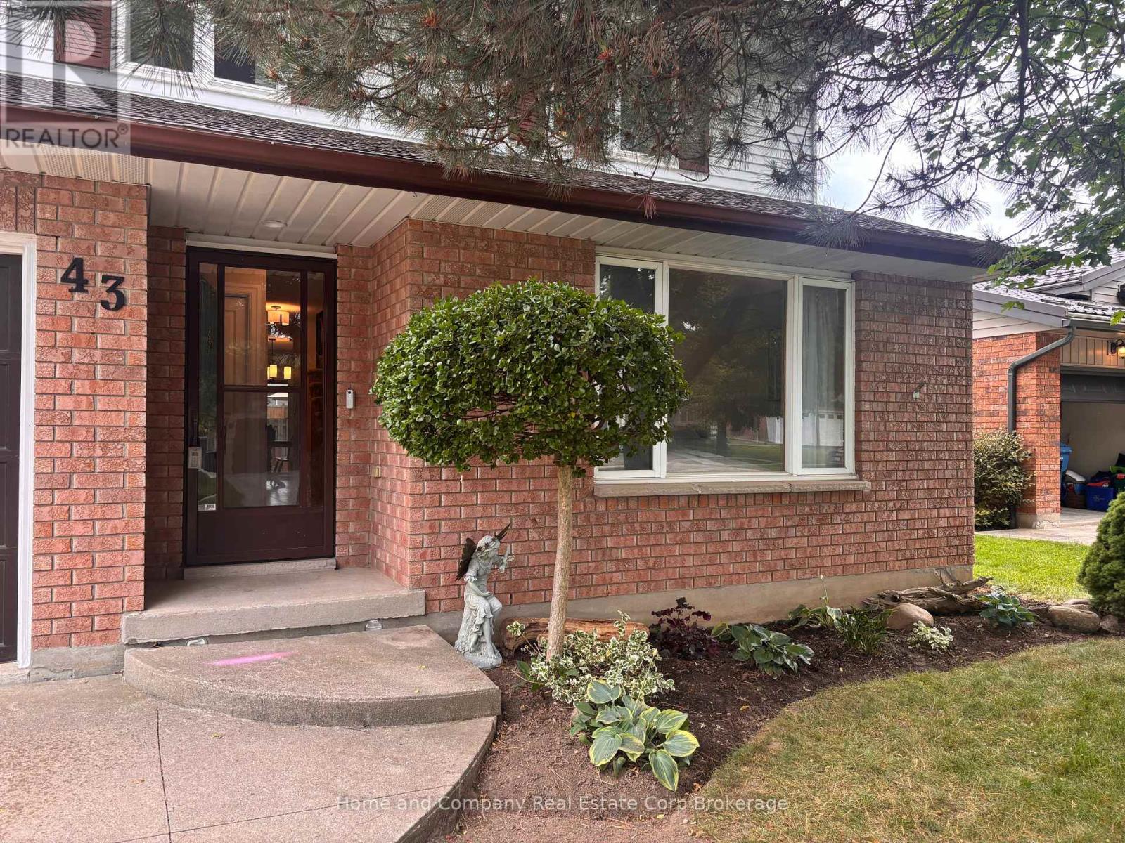 43 Mcgregor Street, Stratford, Ontario  N4Z 1G5 - Photo 2 - X13531992