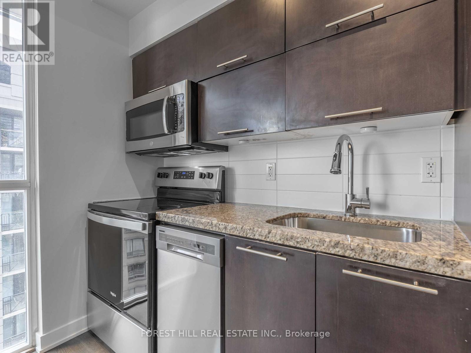 1407 - 126 Simcoe Street, Toronto, Ontario  M5H 4E6 - Photo 11 - C13532178