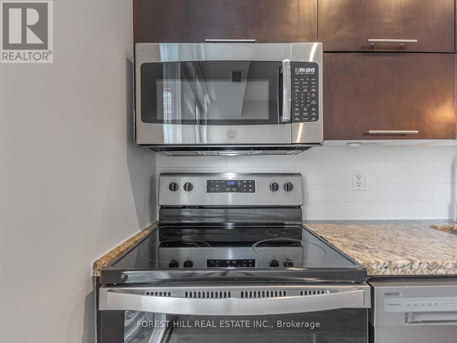 1407 - 126 Simcoe Street, Toronto, Ontario  M5H 4E6 - Photo 12 - C13532178