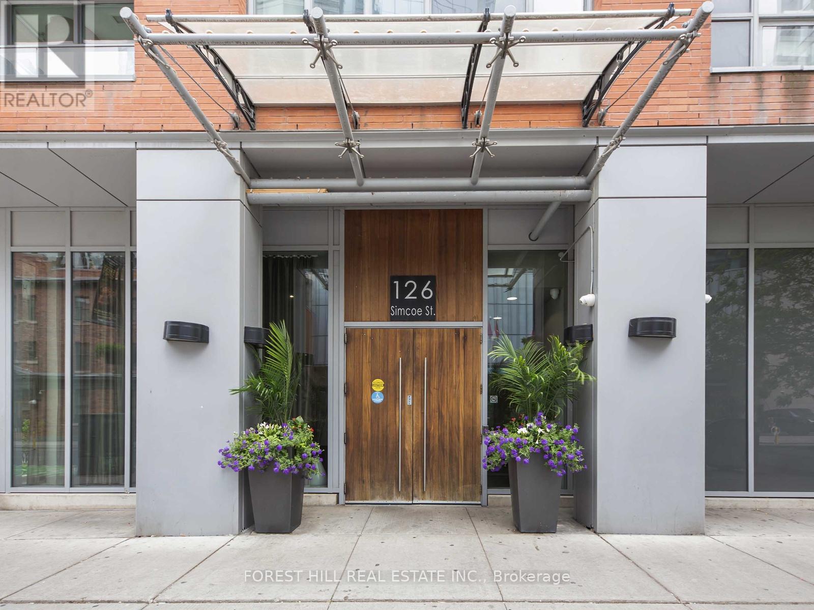 1407 - 126 Simcoe Street, Toronto, Ontario  M5H 4E6 - Photo 2 - C13532178