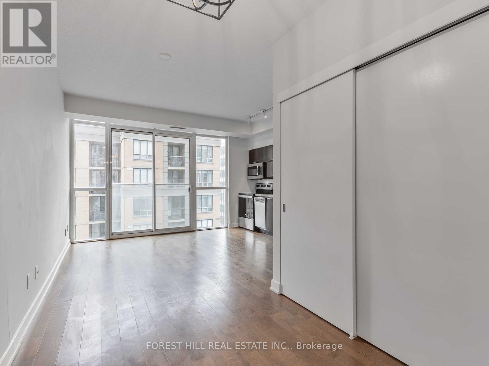 1407 - 126 Simcoe Street, Toronto, Ontario  M5H 4E6 - Photo 5 - C13532178