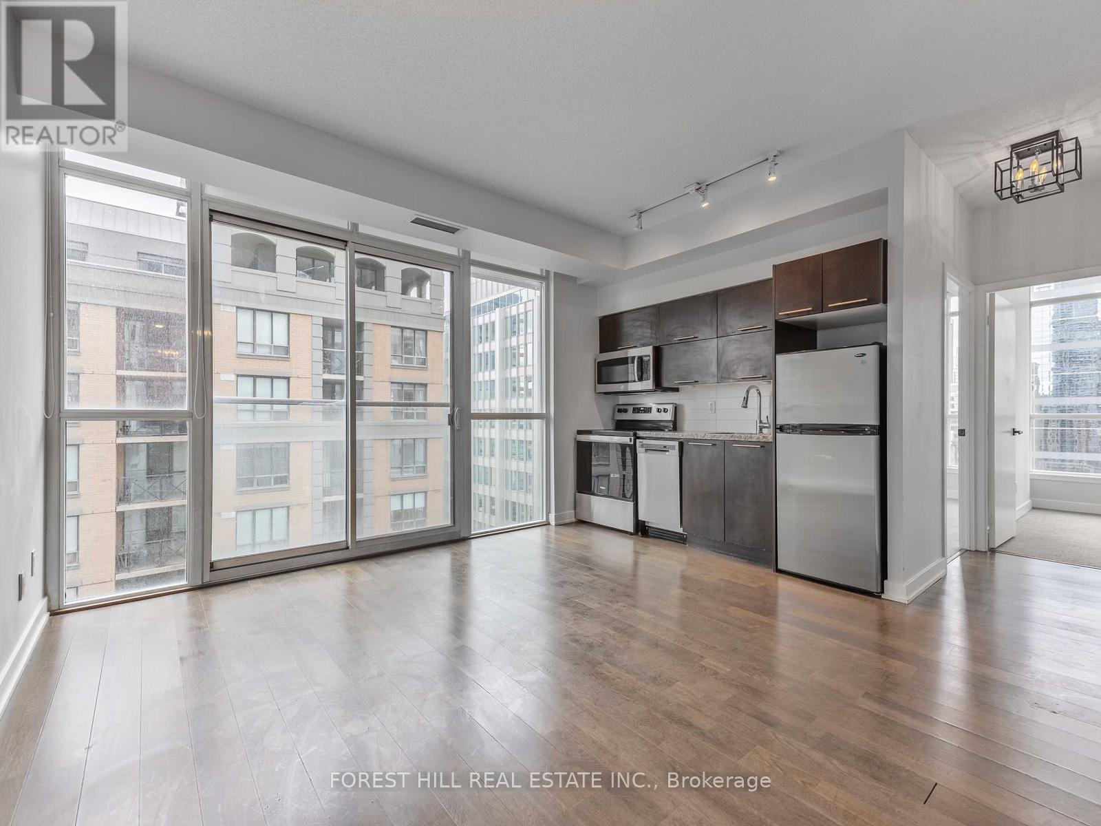 1407 - 126 Simcoe Street, Toronto, Ontario  M5H 4E6 - Photo 8 - C13532178