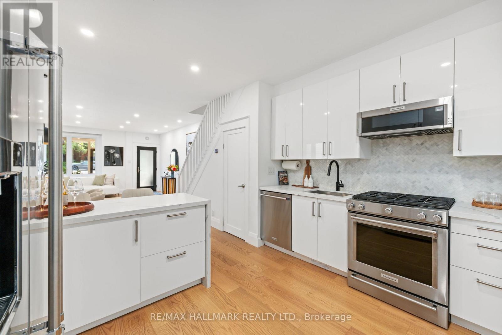 424 Kingston Road, Toronto, Ontario  M4L 1T9 - Photo 12 - E13531968