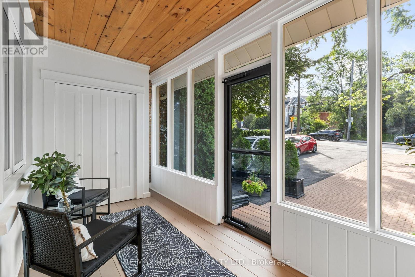 424 Kingston Road, Toronto, Ontario  M4L 1T9 - Photo 2 - E13531968