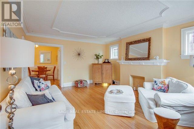 Main - 75 Spruce Hill Avenue, Toronto, Ontario  M4E 3G2 - Photo 5 - E13532080