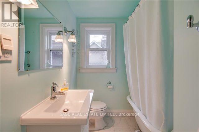Main - 75 Spruce Hill Avenue, Toronto, Ontario  M4E 3G2 - Photo 8 - E13532080