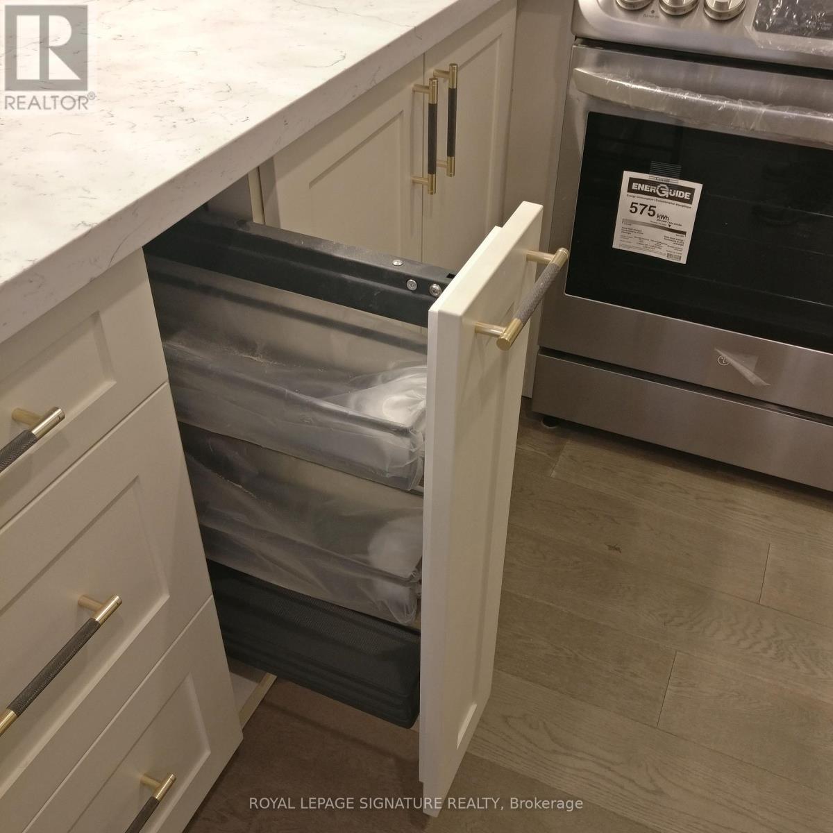 Lower - 594 Birchmount Road, Toronto, Ontario  M1K 1P9 - Photo 2 - E13532198