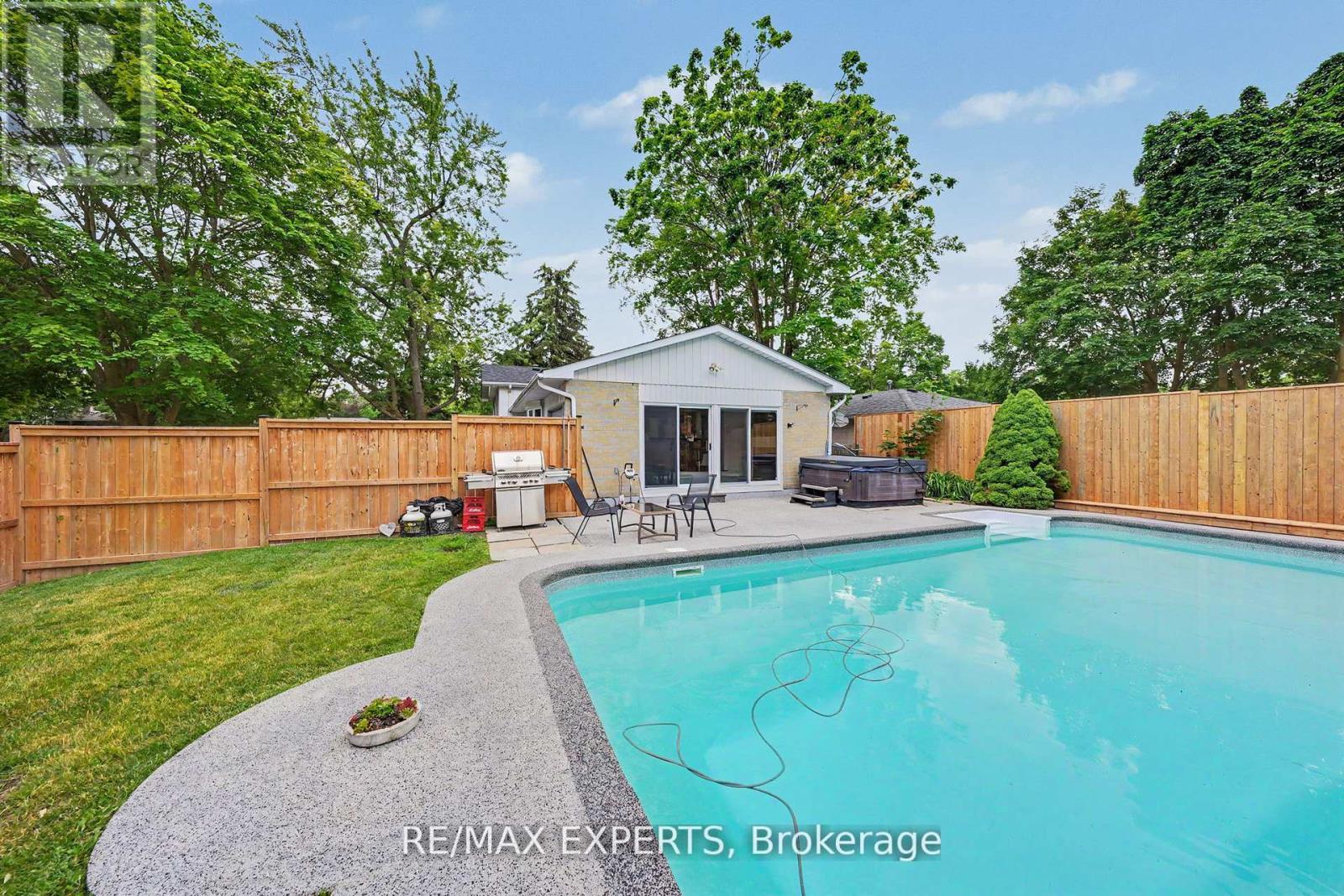32 Oak Court, Aurora, Ontario  L4G 3J6 - Photo 33 - N13532000