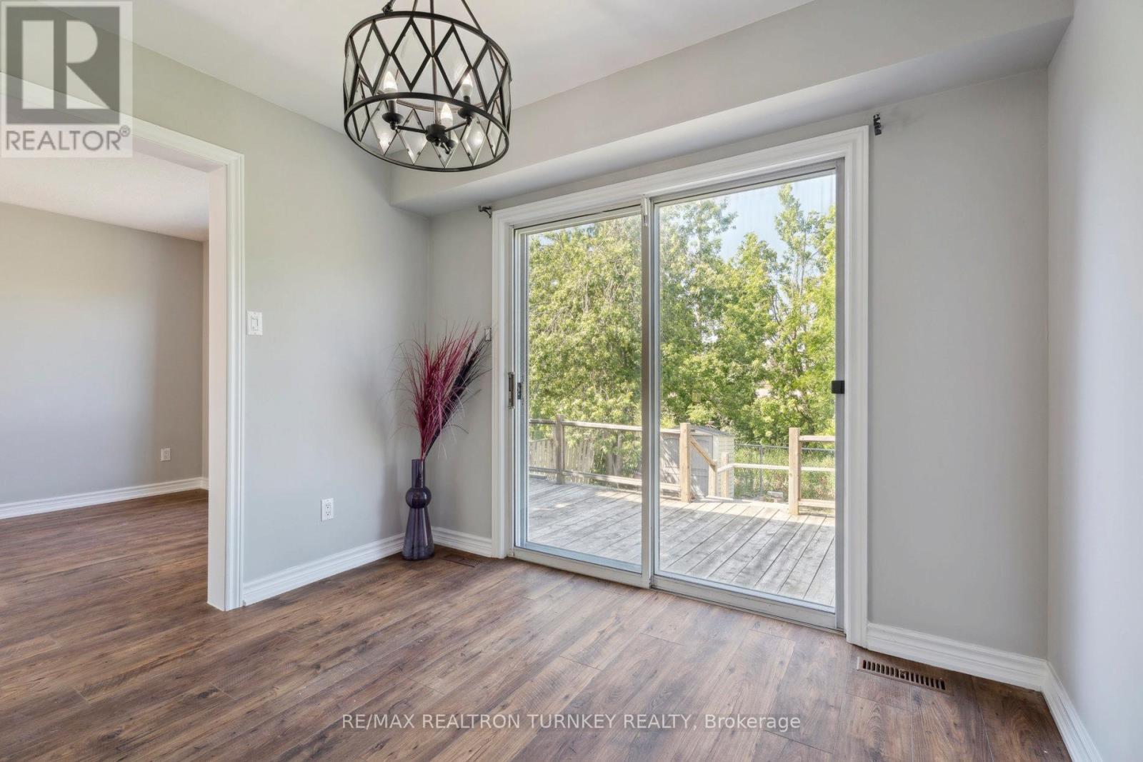 Upper - 62 Arthur Avenue, Barrie, Ontario  L4M 6H5 - Photo 15 - S13532104