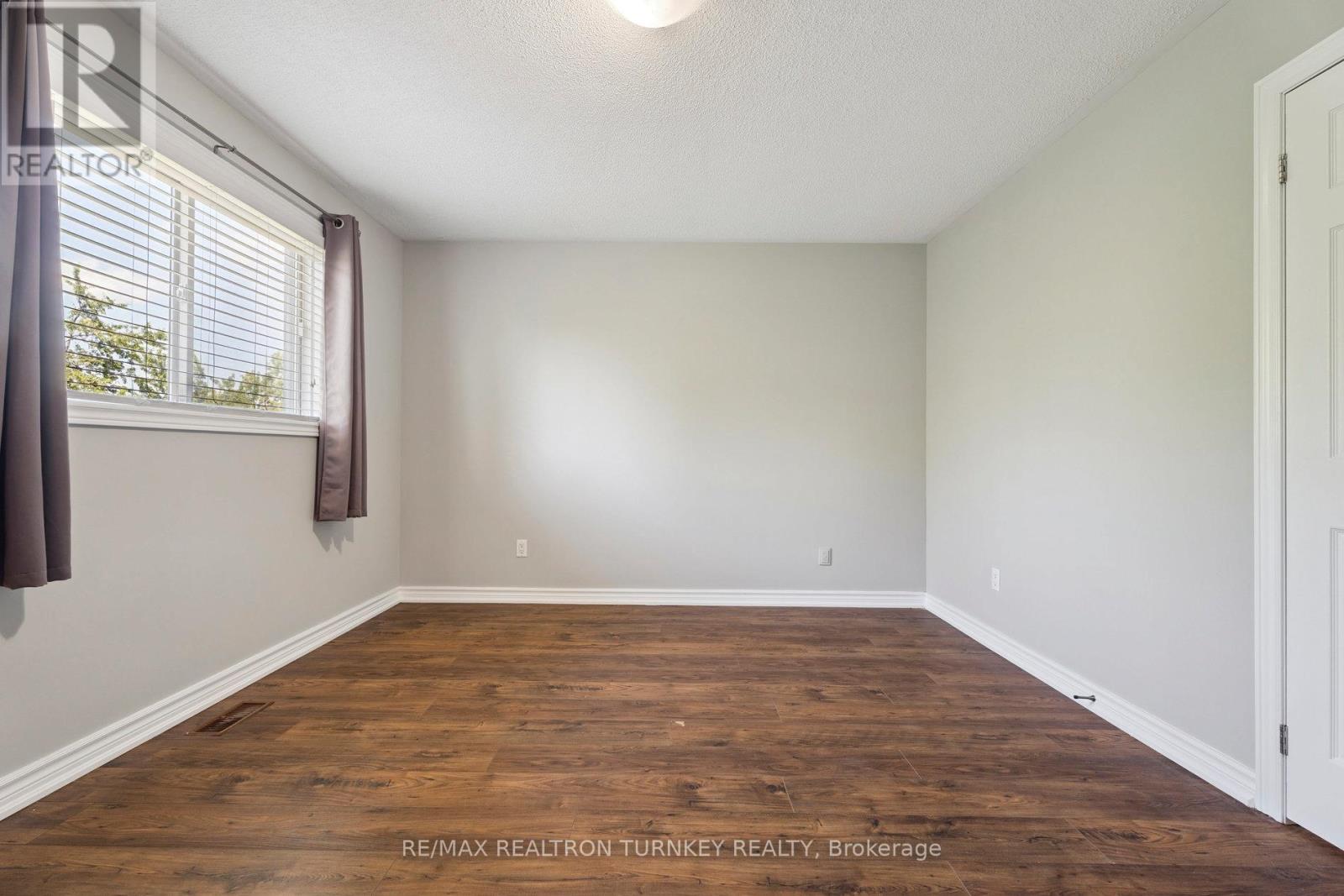 Upper - 62 Arthur Avenue, Barrie, Ontario  L4M 6H5 - Photo 19 - S13532104