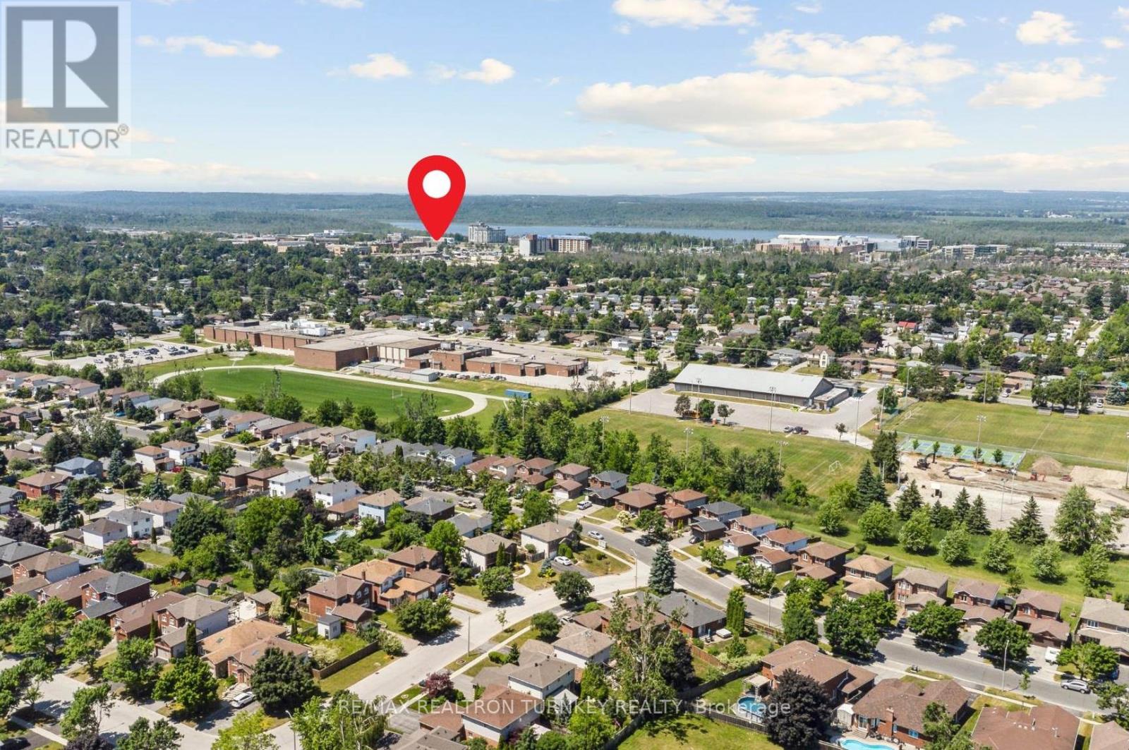 Upper - 62 Arthur Avenue, Barrie, Ontario  L4M 6H5 - Photo 35 - S13532104