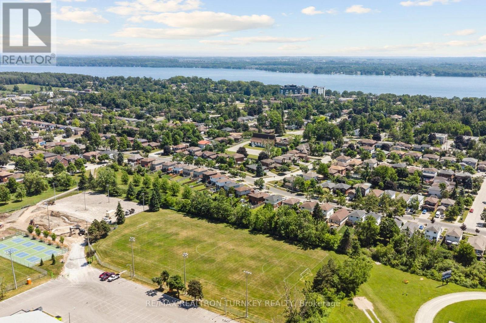 Upper - 62 Arthur Avenue, Barrie, Ontario  L4M 6H5 - Photo 38 - S13532104