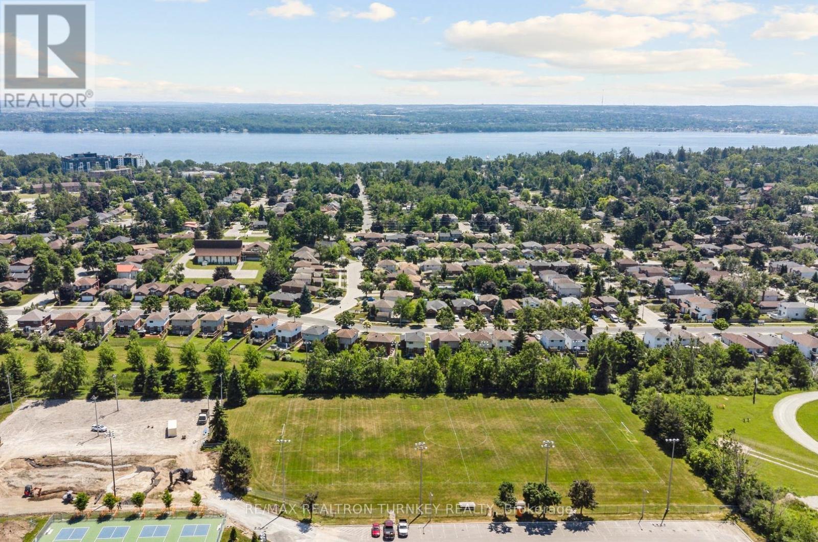 Upper - 62 Arthur Avenue, Barrie, Ontario  L4M 6H5 - Photo 40 - S13532104