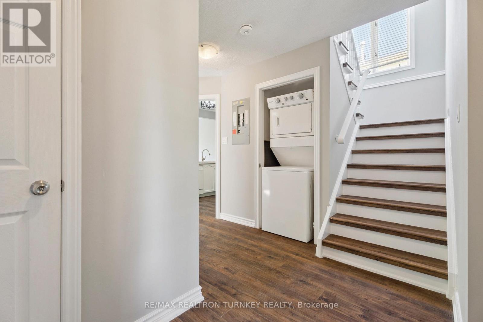 Upper - 62 Arthur Avenue, Barrie, Ontario  L4M 6H5 - Photo 7 - S13532104
