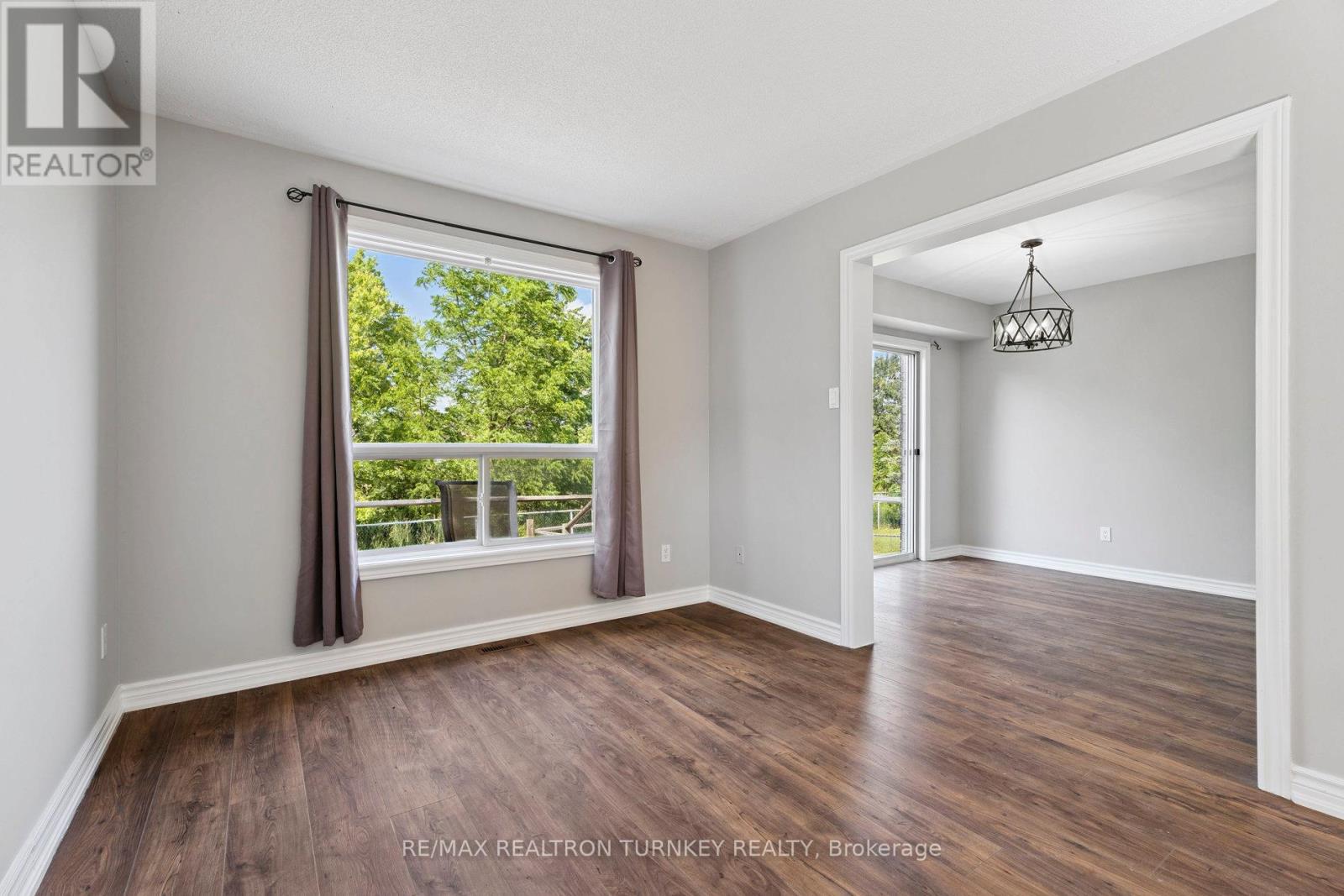 Upper - 62 Arthur Avenue, Barrie, Ontario  L4M 6H5 - Photo 8 - S13532104