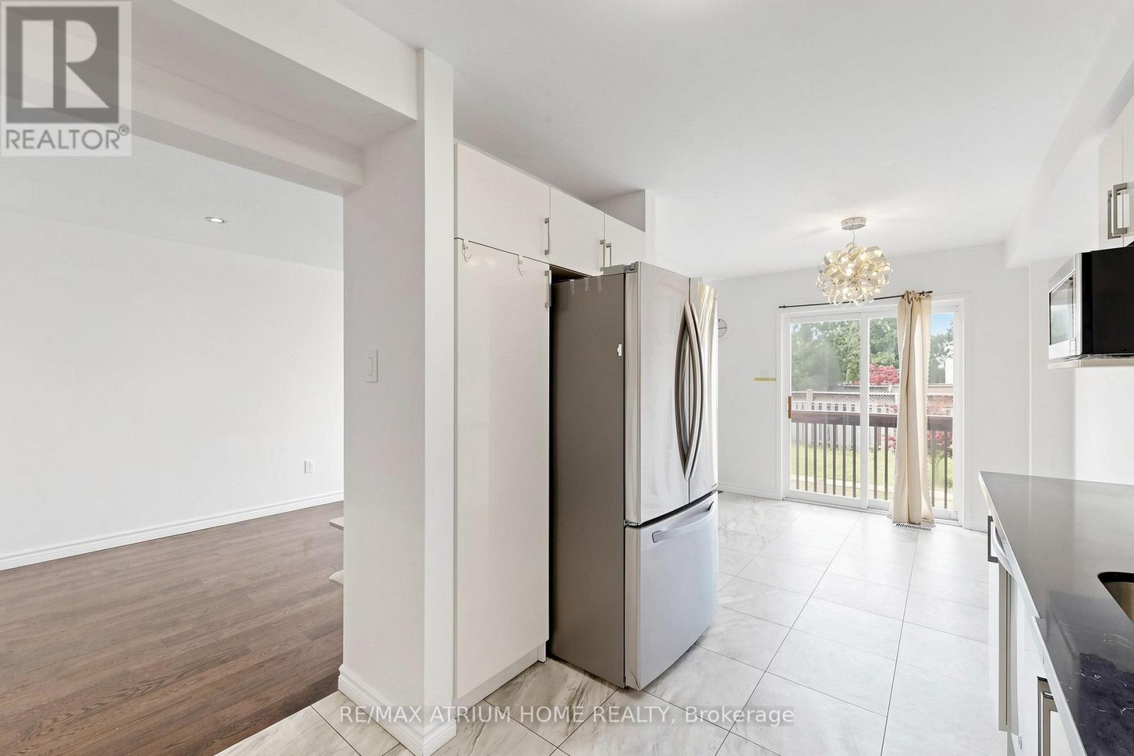3077 Hawktail Crescent, Mississauga, Ontario  L5M 6W8 - Photo 11 - W13531956