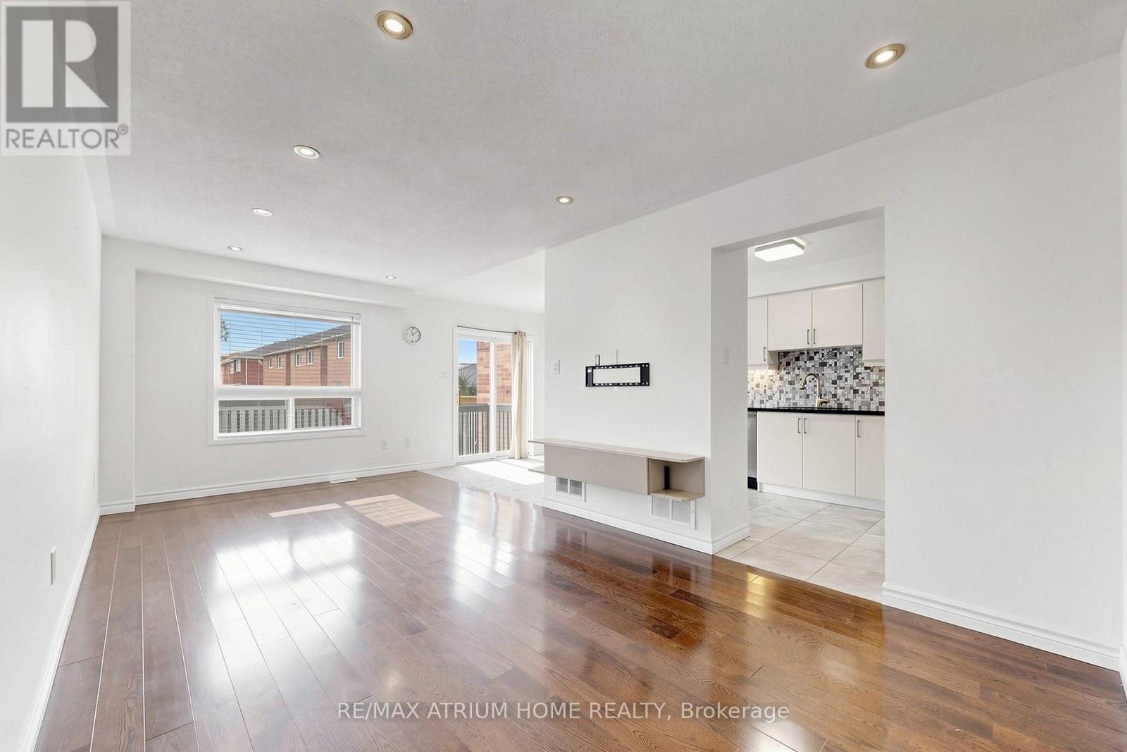 3077 Hawktail Crescent, Mississauga, Ontario  L5M 6W8 - Photo 4 - W13531956