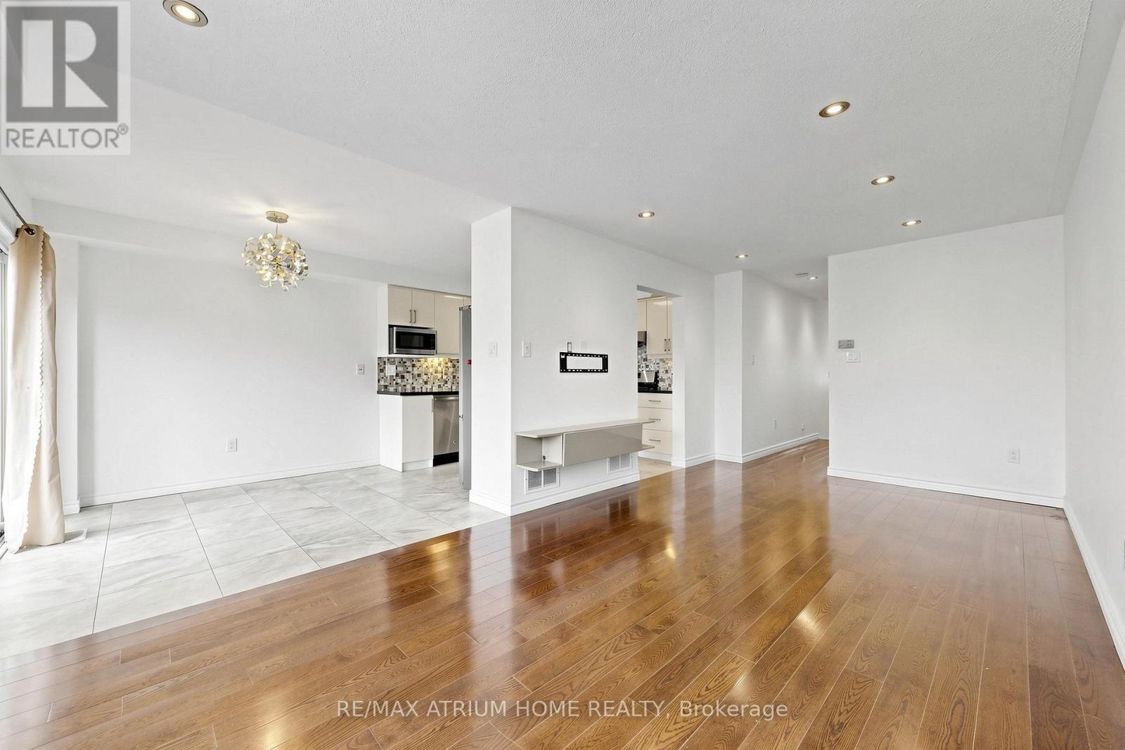 3077 Hawktail Crescent, Mississauga, Ontario  L5M 6W8 - Photo 6 - W13531956