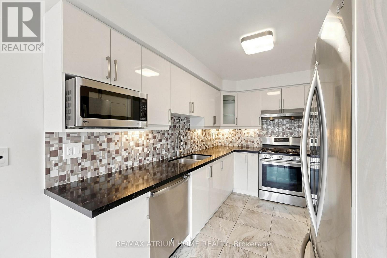 3077 Hawktail Crescent, Mississauga, Ontario  L5M 6W8 - Photo 9 - W13531956