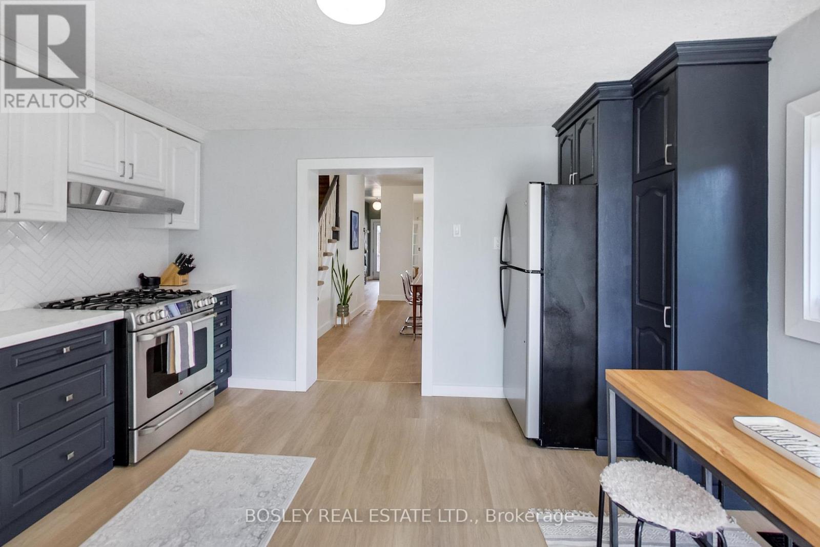 7 Pendrith Street, Toronto, Ontario  M6G 1R6 - Photo 17 - W13532018
