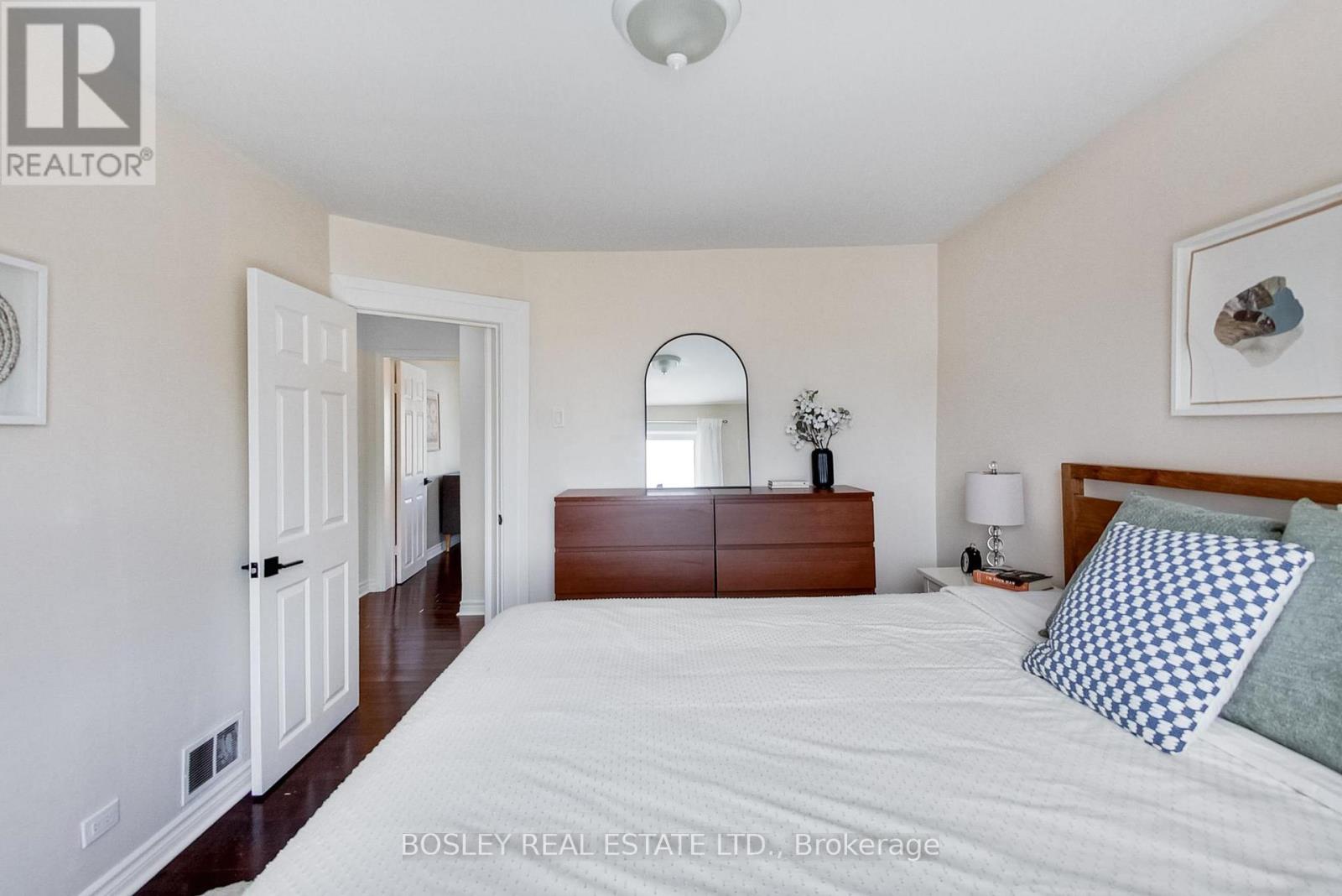 7 Pendrith Street, Toronto, Ontario  M6G 1R6 - Photo 20 - W13532018