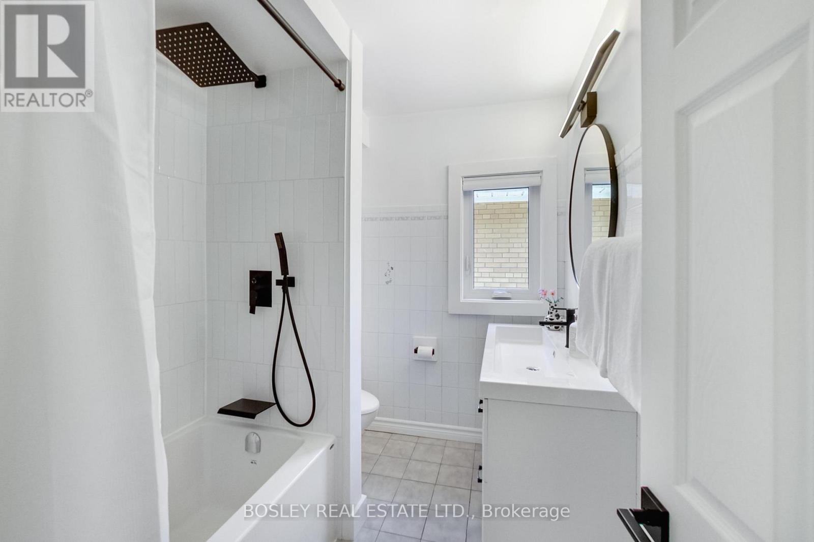 7 Pendrith Street, Toronto, Ontario  M6G 1R6 - Photo 25 - W13532018