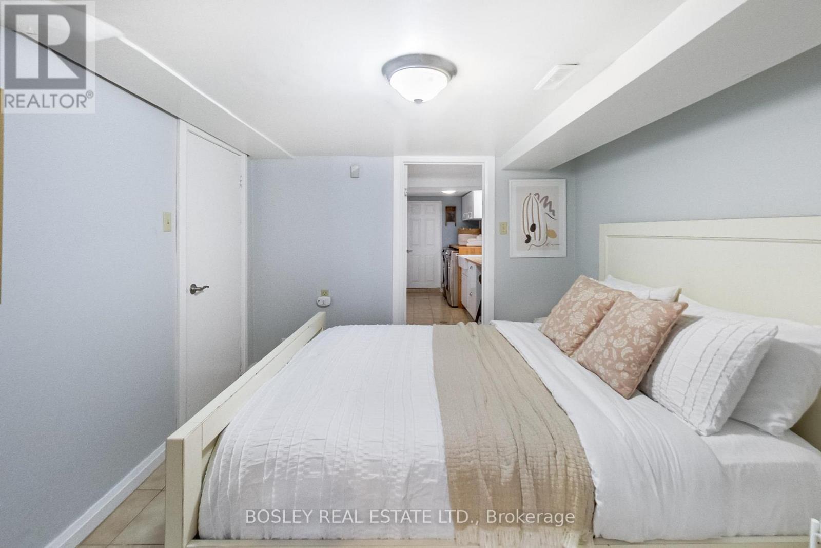 7 Pendrith Street, Toronto, Ontario  M6G 1R6 - Photo 26 - W13532018