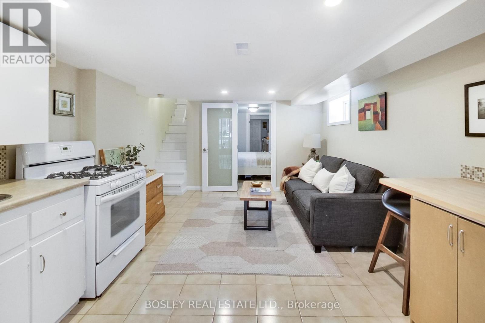 7 Pendrith Street, Toronto, Ontario  M6G 1R6 - Photo 29 - W13532018