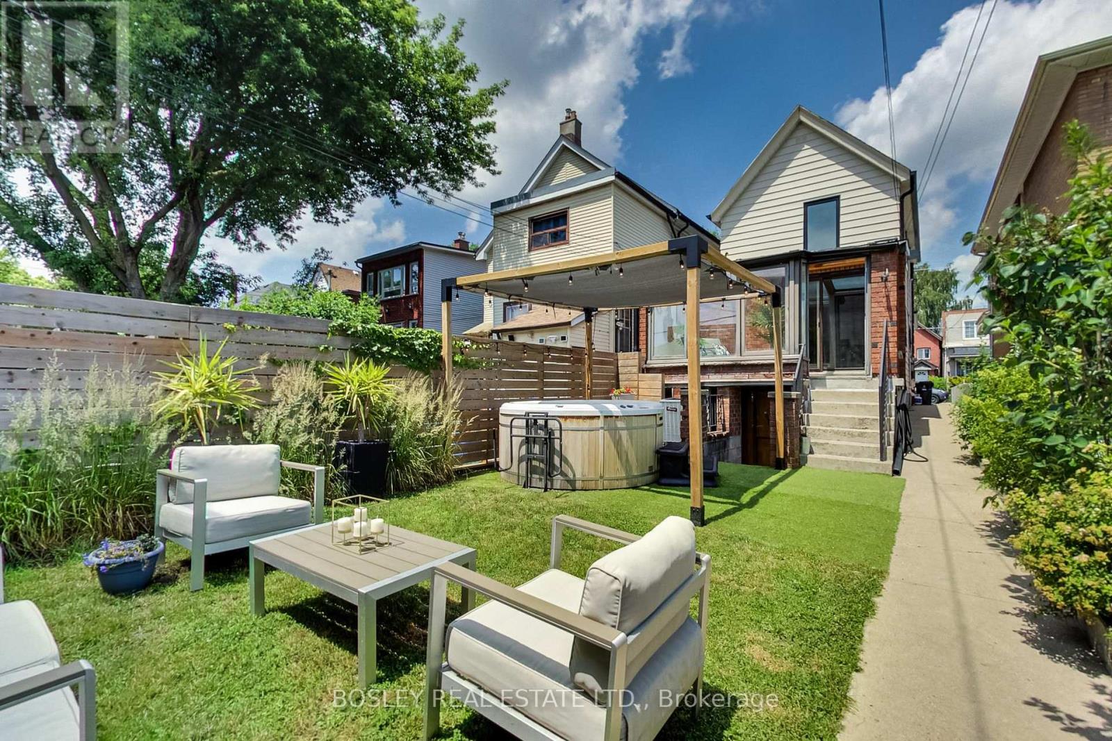 7 Pendrith Street, Toronto, Ontario  M6G 1R6 - Photo 38 - W13532018