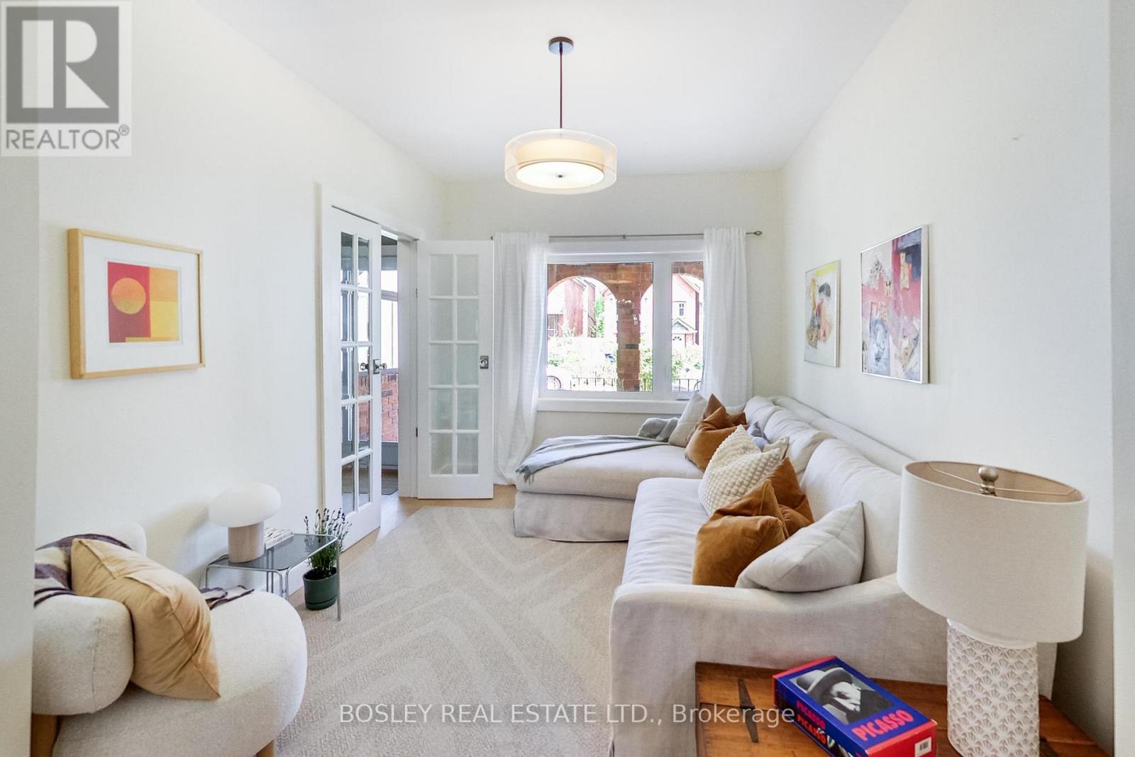 7 Pendrith Street, Toronto, Ontario  M6G 1R6 - Photo 5 - W13532018