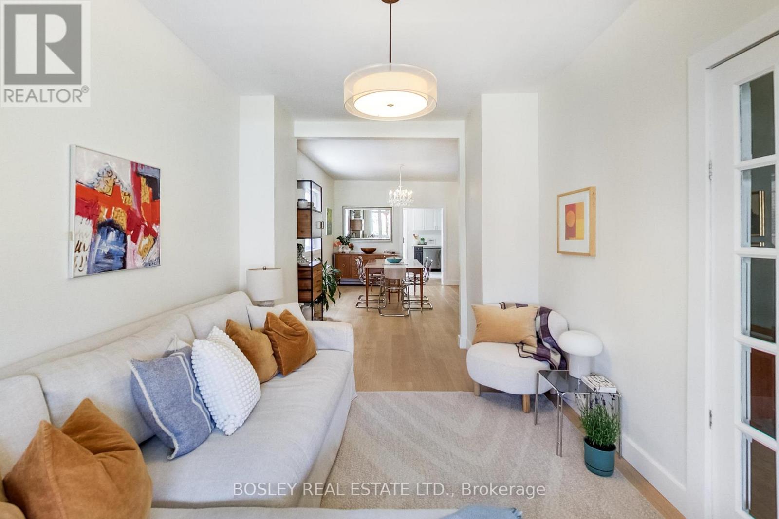 7 Pendrith Street, Toronto, Ontario  M6G 1R6 - Photo 6 - W13532018