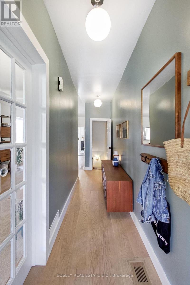 7 Pendrith Street, Toronto, Ontario  M6G 1R6 - Photo 7 - W13532018