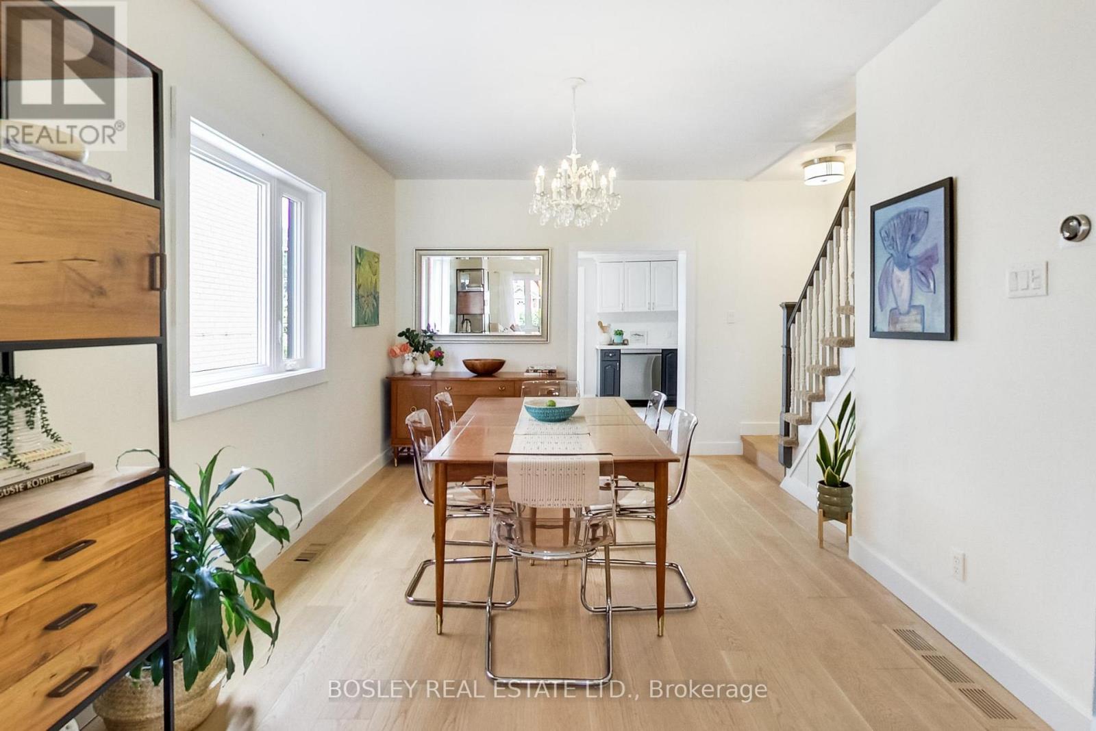 7 Pendrith Street, Toronto, Ontario  M6G 1R6 - Photo 9 - W13532018
