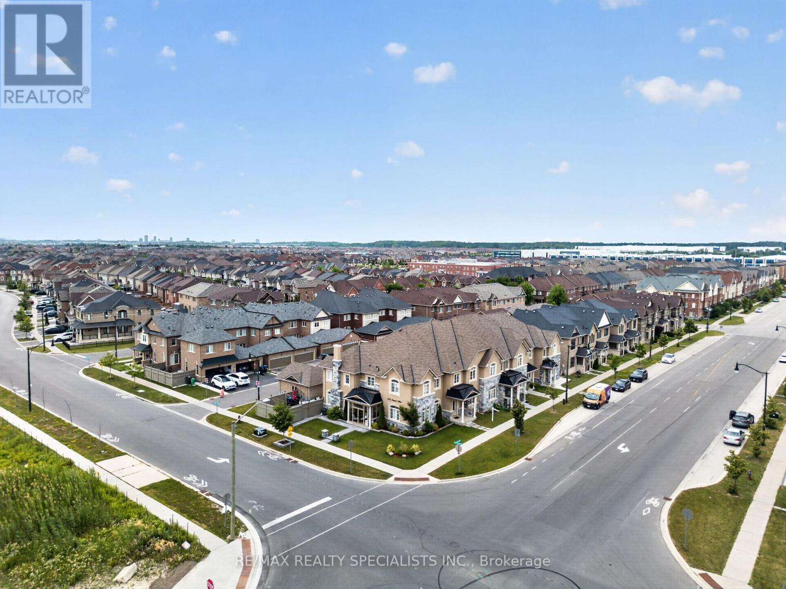 261 Inspire Boulevard, Brampton, Ontario L6R 0B6 - Photo 3 - W13532242