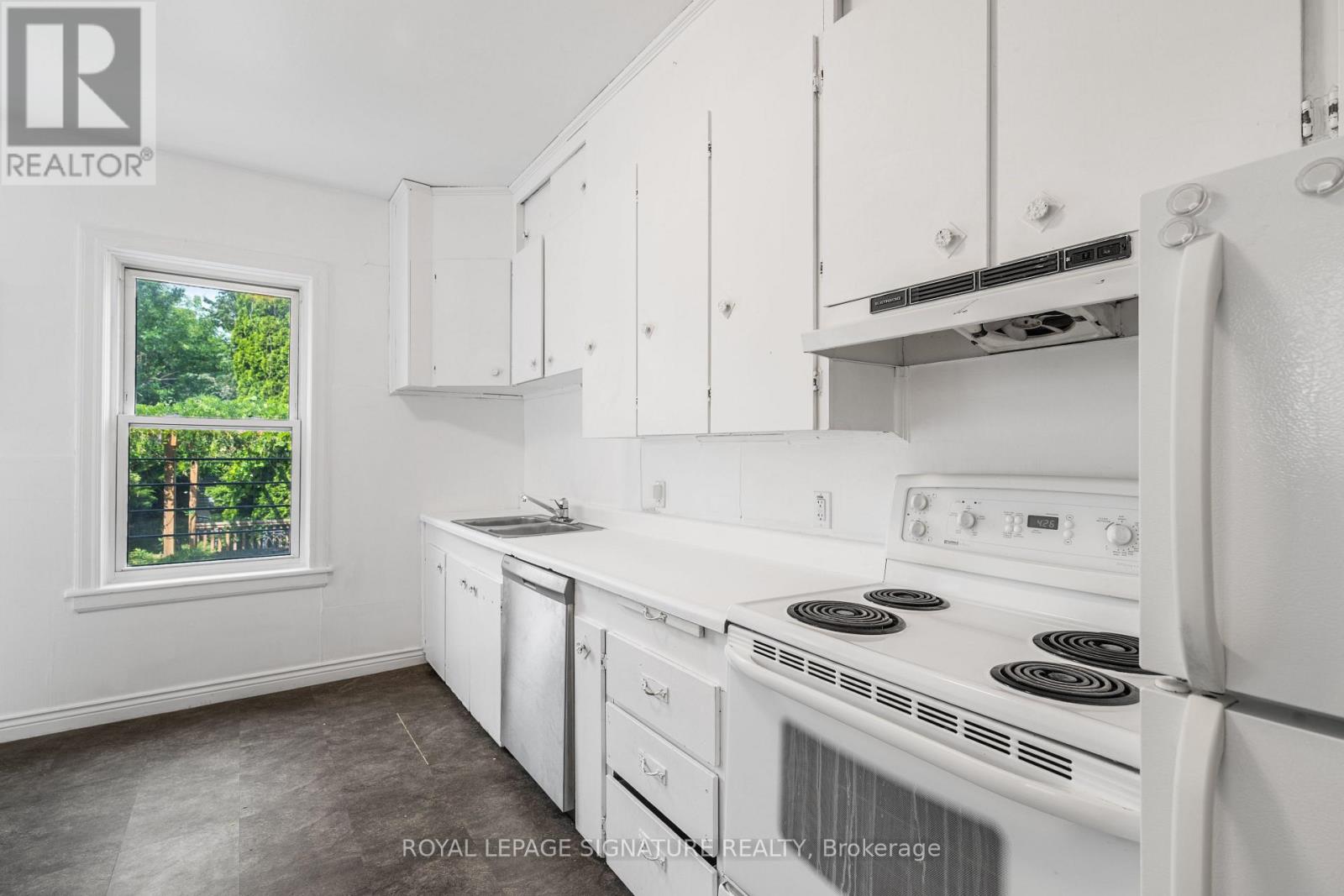72 Gwynne Avenue, Toronto, Ontario  M6K 2C4 - Photo 12 - W13532250