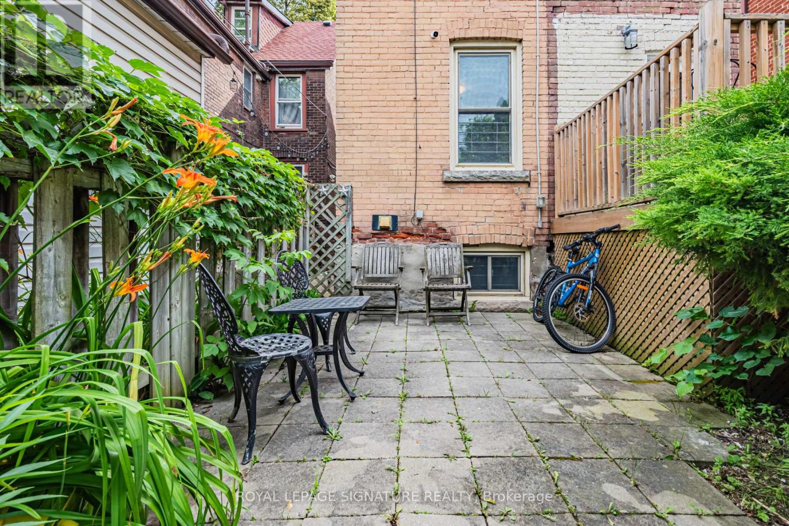 72 Gwynne Avenue, Toronto, Ontario  M6K 2C4 - Photo 32 - W13532250