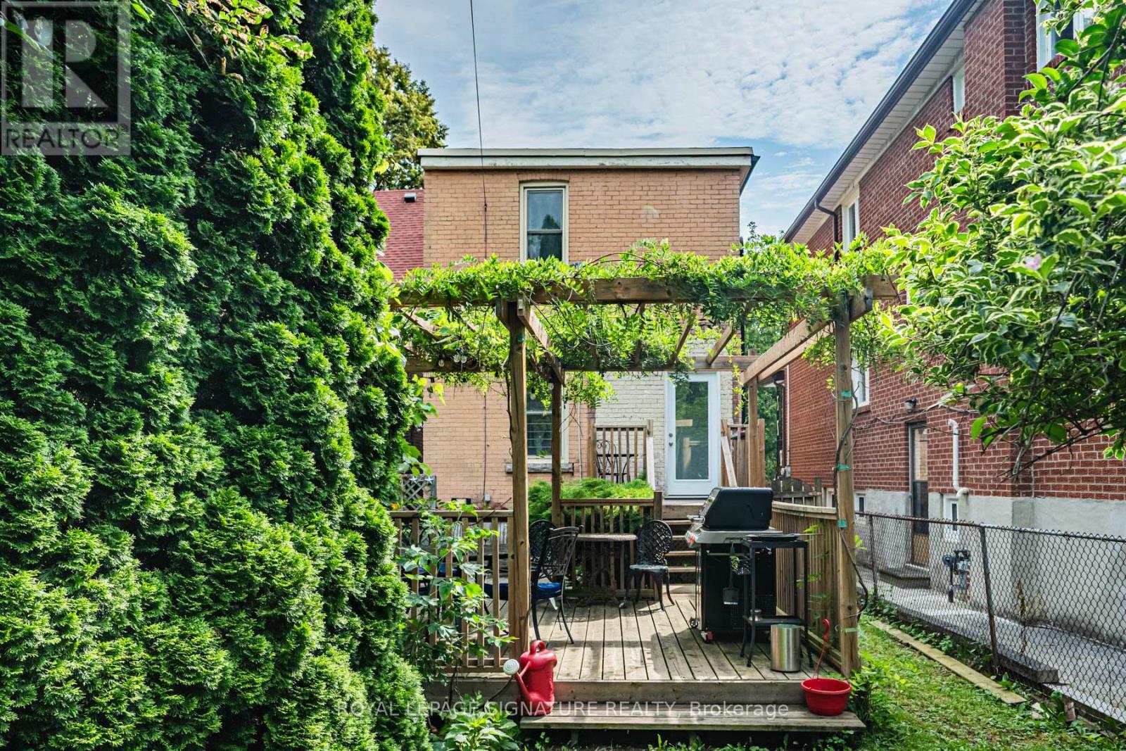 72 Gwynne Avenue, Toronto, Ontario  M6K 2C4 - Photo 38 - W13532250