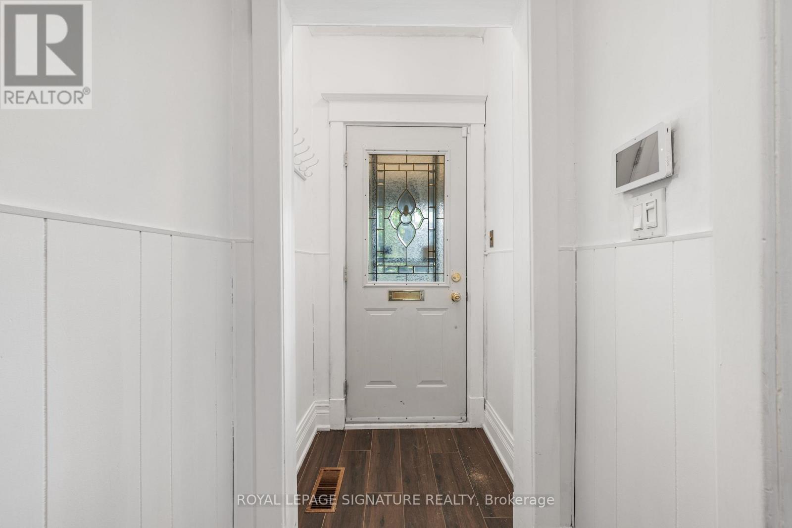 72 Gwynne Avenue, Toronto, Ontario  M6K 2C4 - Photo 4 - W13532250