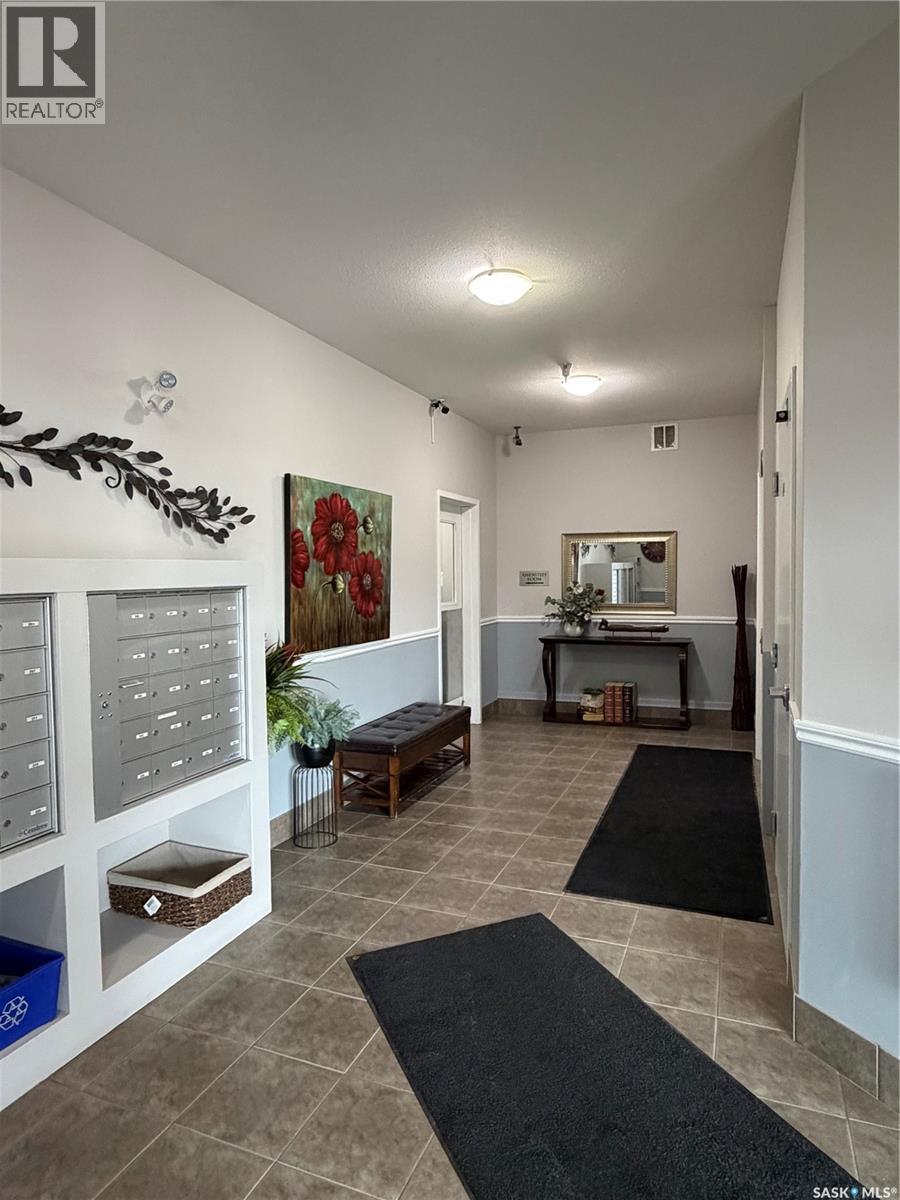 102 1621 Dakota Drive, Regina, Saskatchewan  S4Z 0A8 - Photo 3 - SK041141
