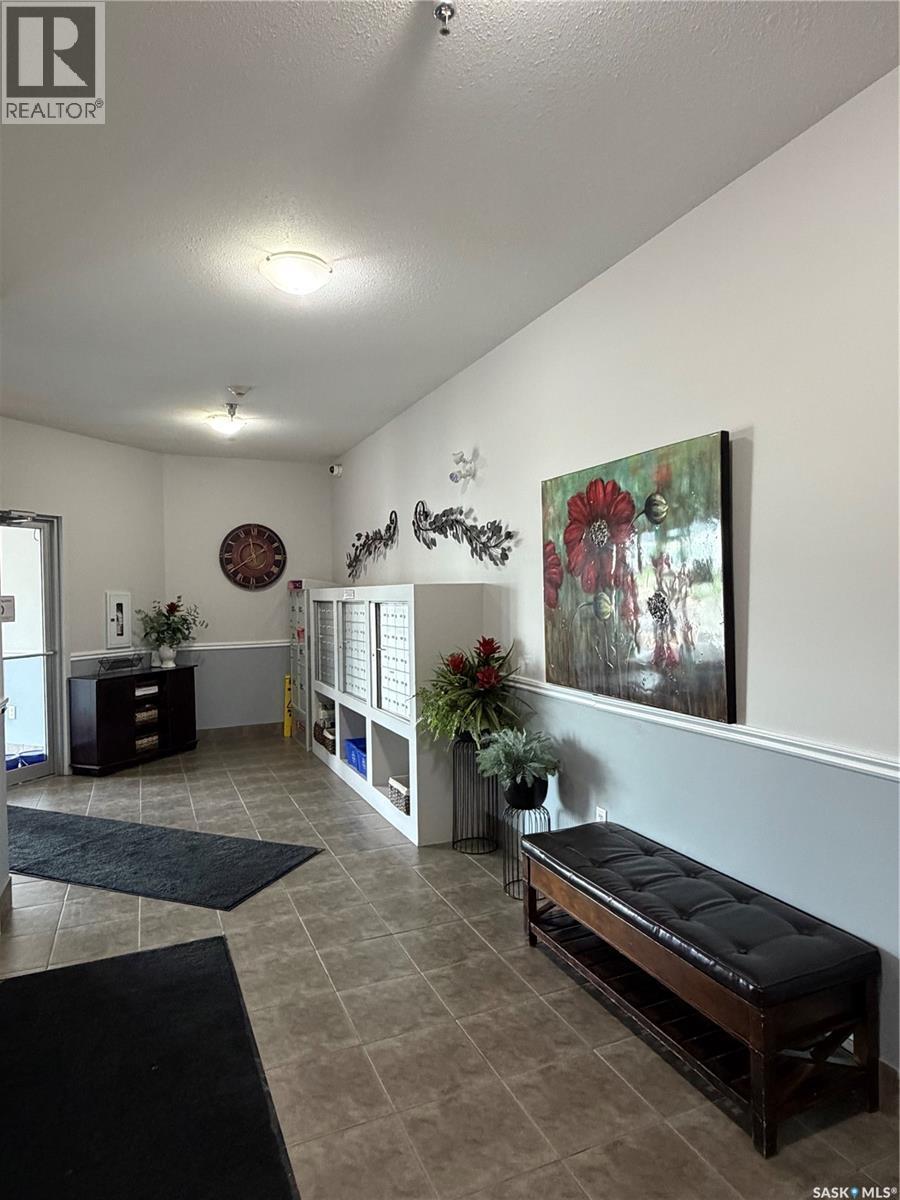 102 1621 Dakota Drive, Regina, Saskatchewan  S4Z 0A8 - Photo 4 - SK041141