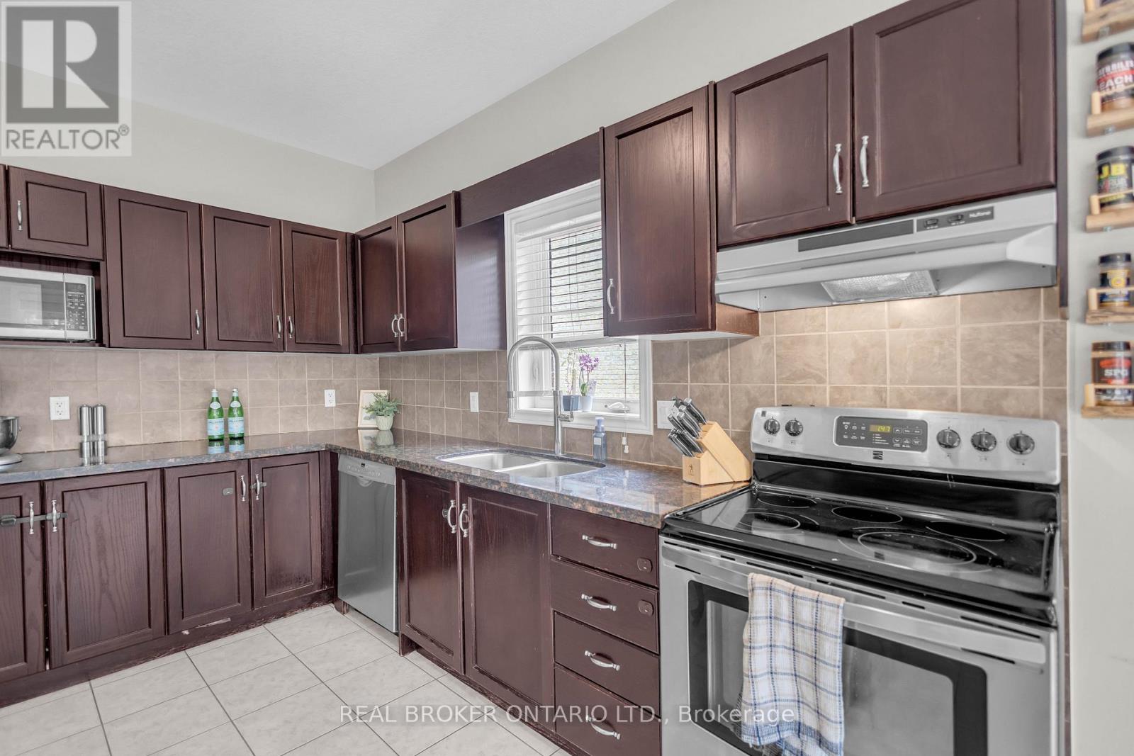 41 Harmer Crescent, Blandford-Blenheim, Ontario  N0J 1G0 - Photo 11 - X13531960