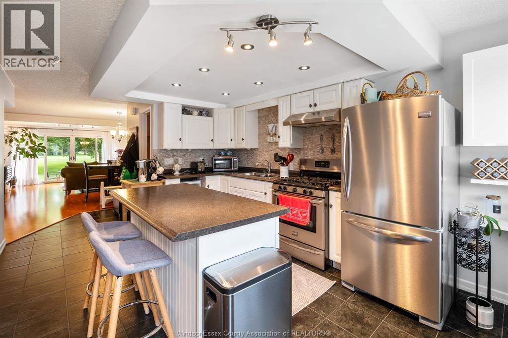 345 Robson Road Unit# 10, Leamington, Ontario N8H 5G6 - Photo 3 - 26016255