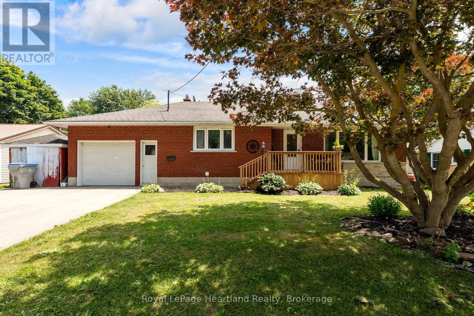 240 ELM AVENUE N, North Perth, Ontario